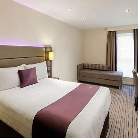 Premier Inn Perth City Centre Exterior foto