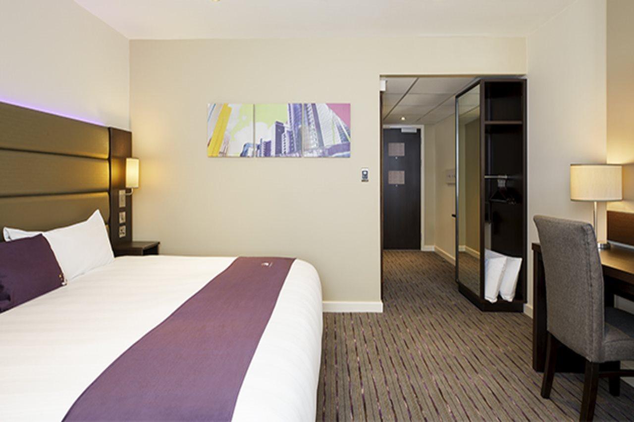 Premier Inn Perth City Centre Exterior foto