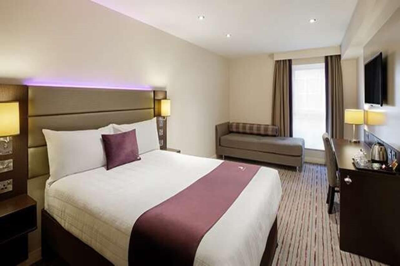 Premier Inn Perth City Centre Exterior foto